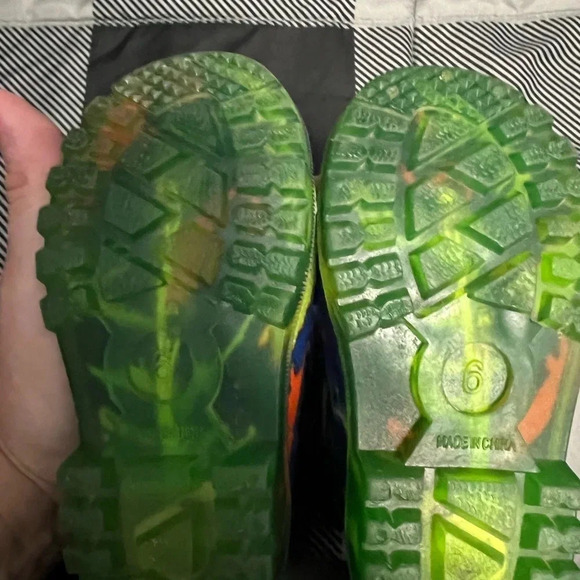 ZOOGS Children's Rubber Navy Rain Boots, Dinosuars Theme, Kid's US Size 6 - Picture 6 of 7